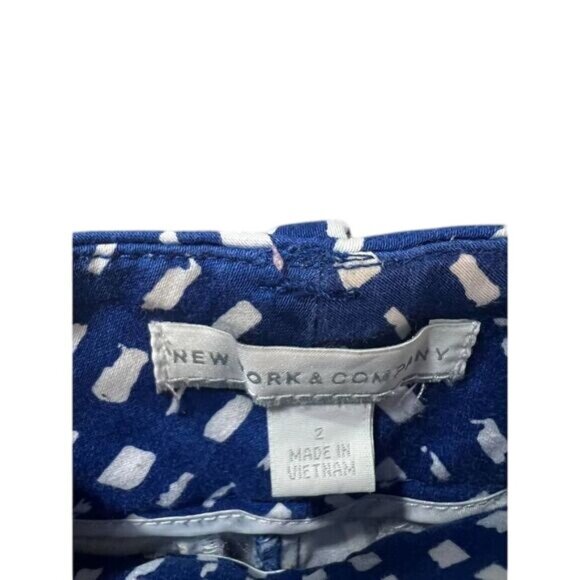 New York & Company Blue Printed Chino Shorts Size 2‎ - Picture 4 of 6